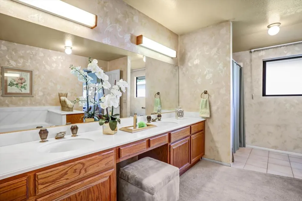 975 Pebble Beach Upland, CA 91784