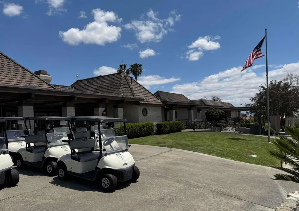 975 Pebble Beach Upland, CA 91784