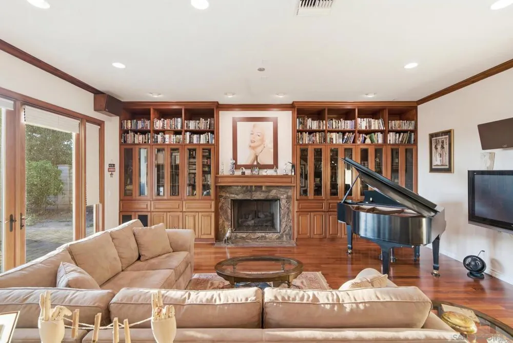 12686 Fairbrook San Diego, CA 92131