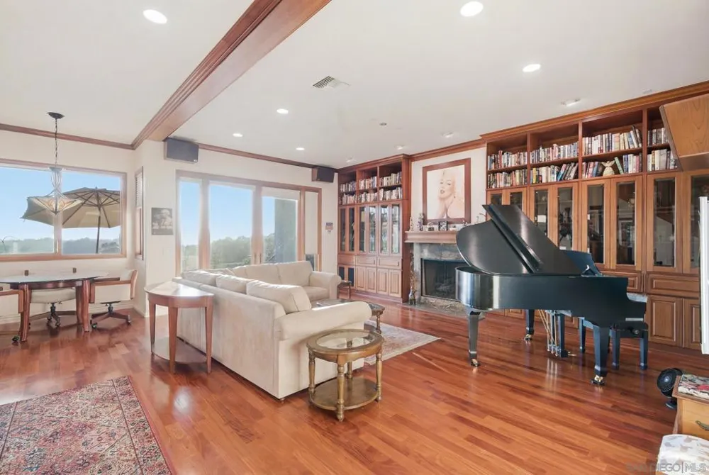 12686 Fairbrook San Diego, CA 92131