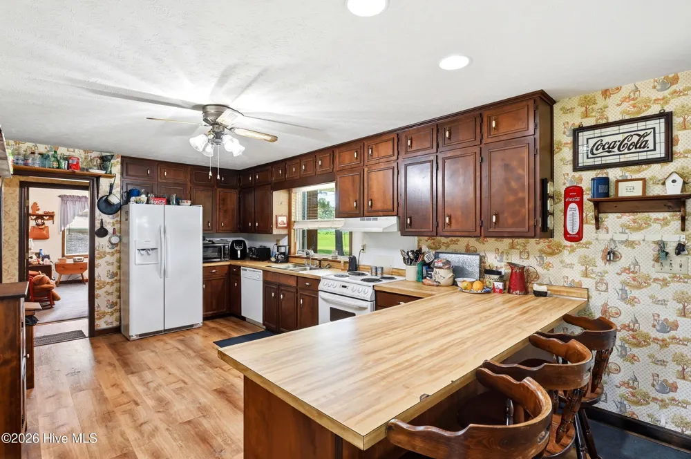 2665 Us Hwy 117 Burgaw, NC 28425