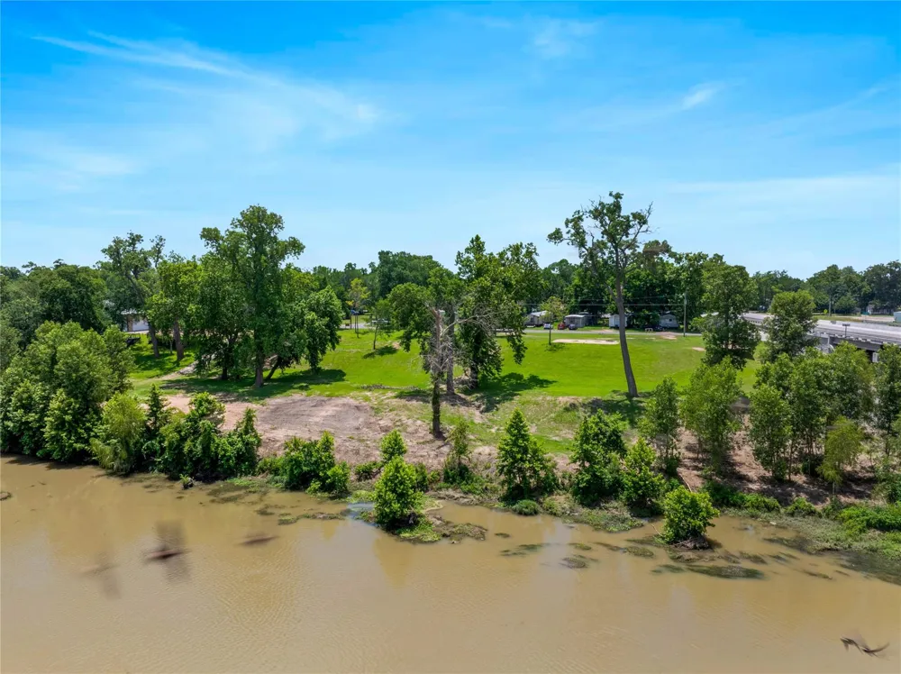 920 Robson Columbus, TX 78934