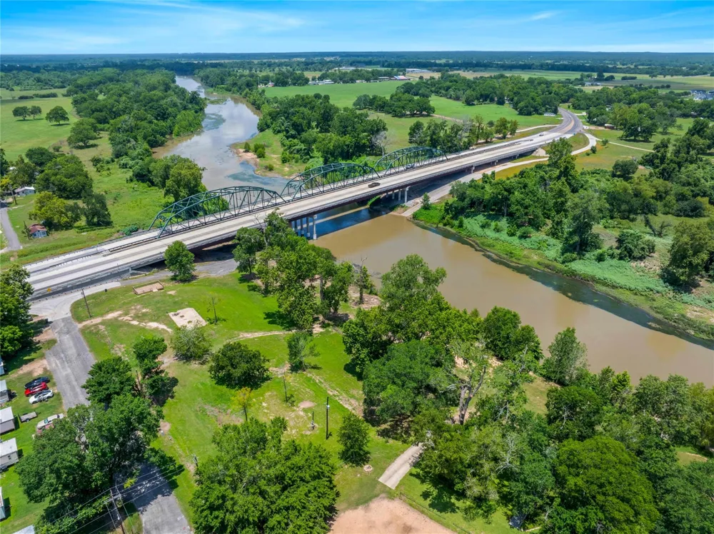 920 Robson Columbus, TX 78934