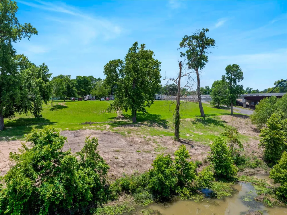 920 Robson Columbus, TX 78934