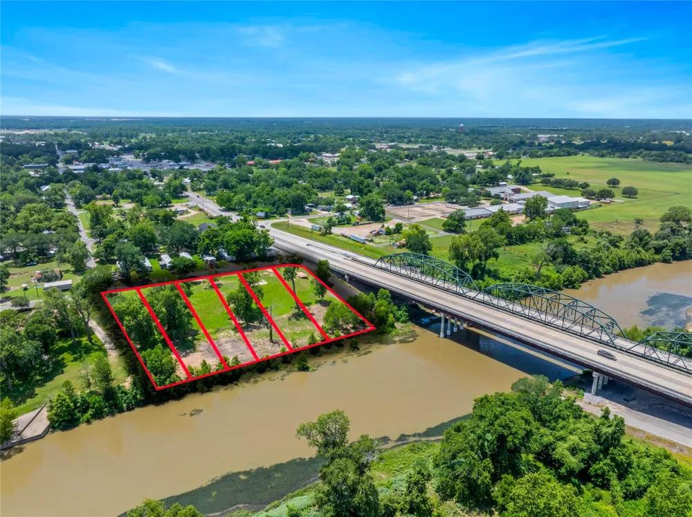 920 Robson Columbus, TX 78934