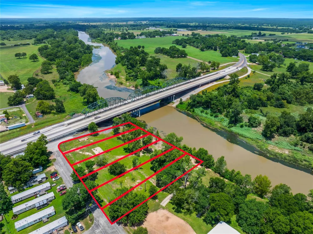 920 Robson Columbus, TX 78934