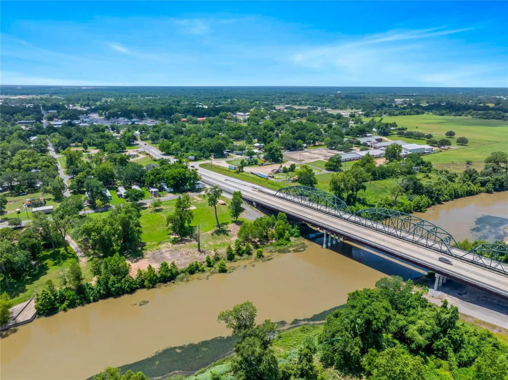 920 Robson Columbus, TX 78934