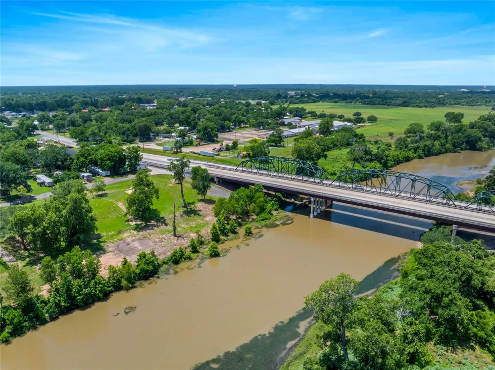 920 Robson Columbus, TX 78934