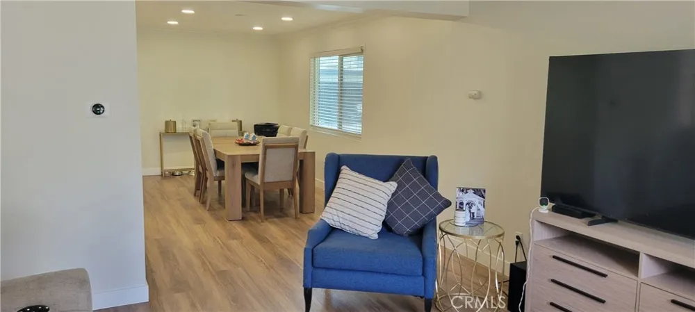19231 Sherman #27 Reseda, CA 91335