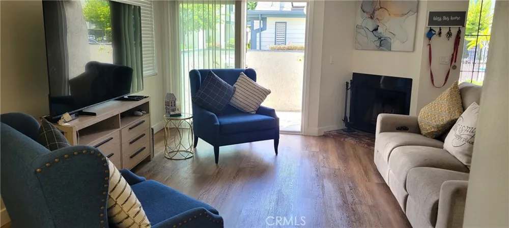19231 Sherman #27 Reseda, CA 91335