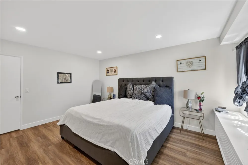 19231 Sherman #27 Reseda, CA 91335