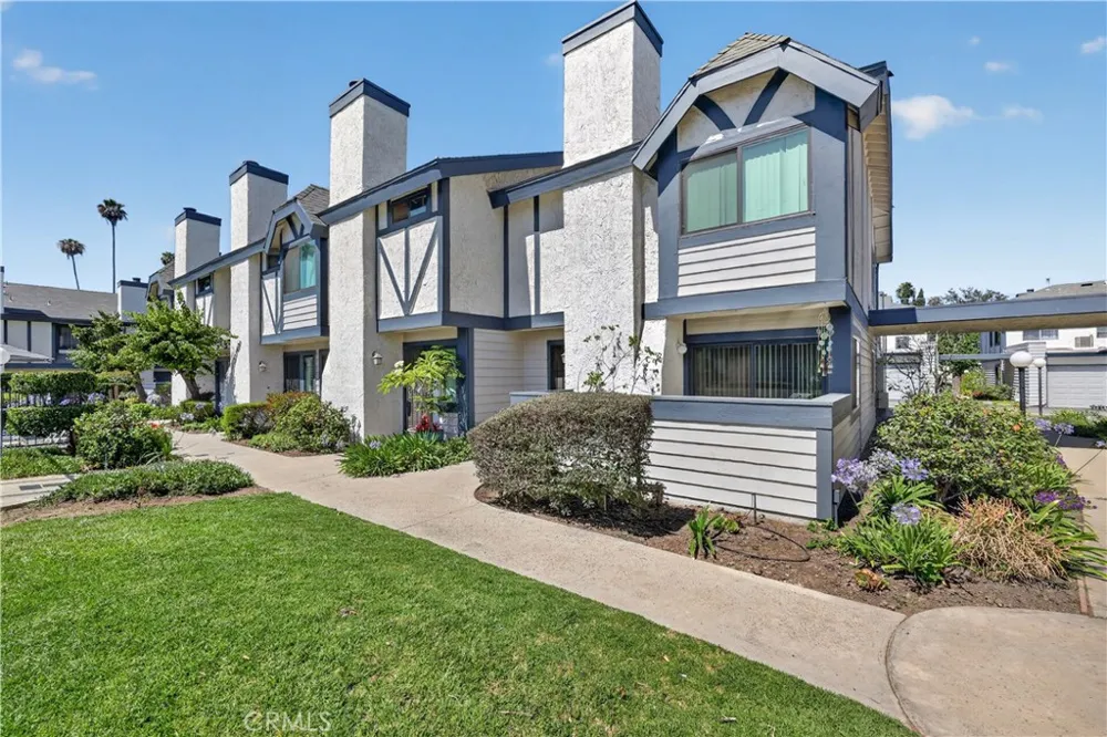 19231 Sherman #27 Reseda, CA 91335