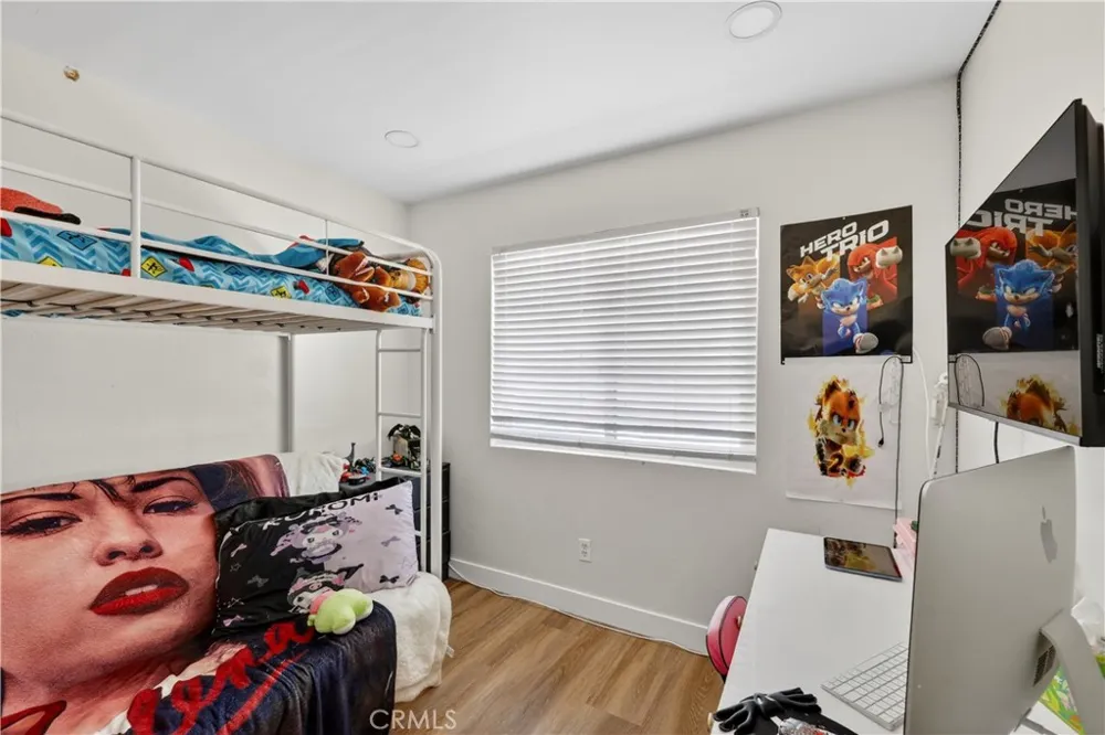 19231 Sherman #27 Reseda, CA 91335