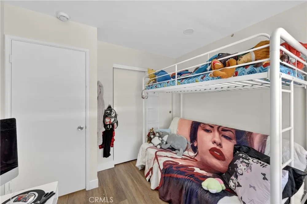 19231 Sherman #27 Reseda, CA 91335
