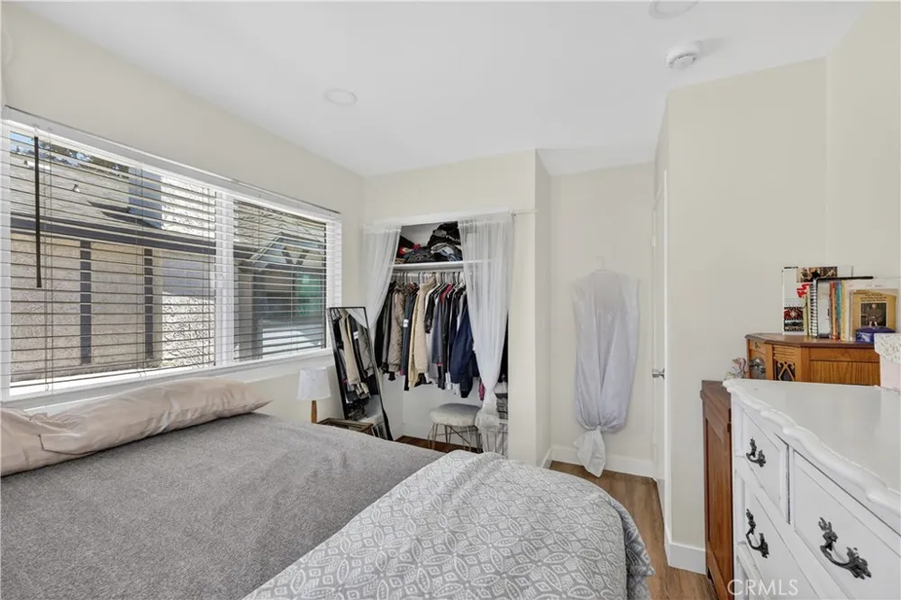 19231 Sherman #27 Reseda, CA 91335