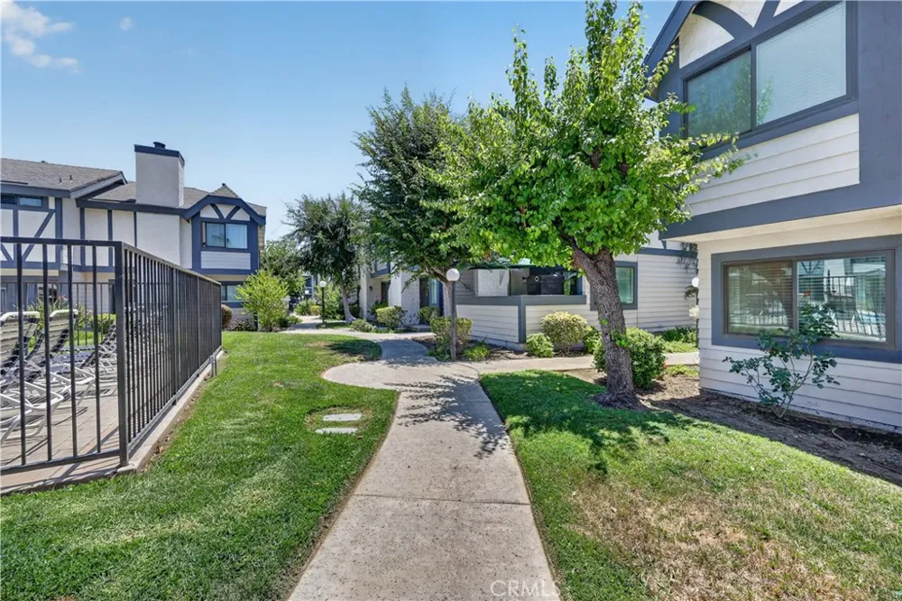 19231 Sherman #27 Reseda, CA 91335