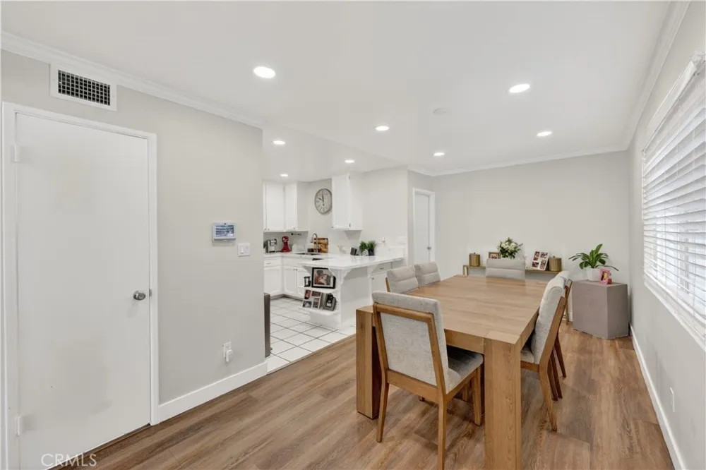 19231 Sherman #27 Reseda, CA 91335