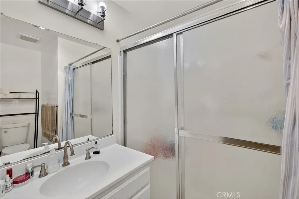 19231 Sherman #27 Reseda, CA 91335