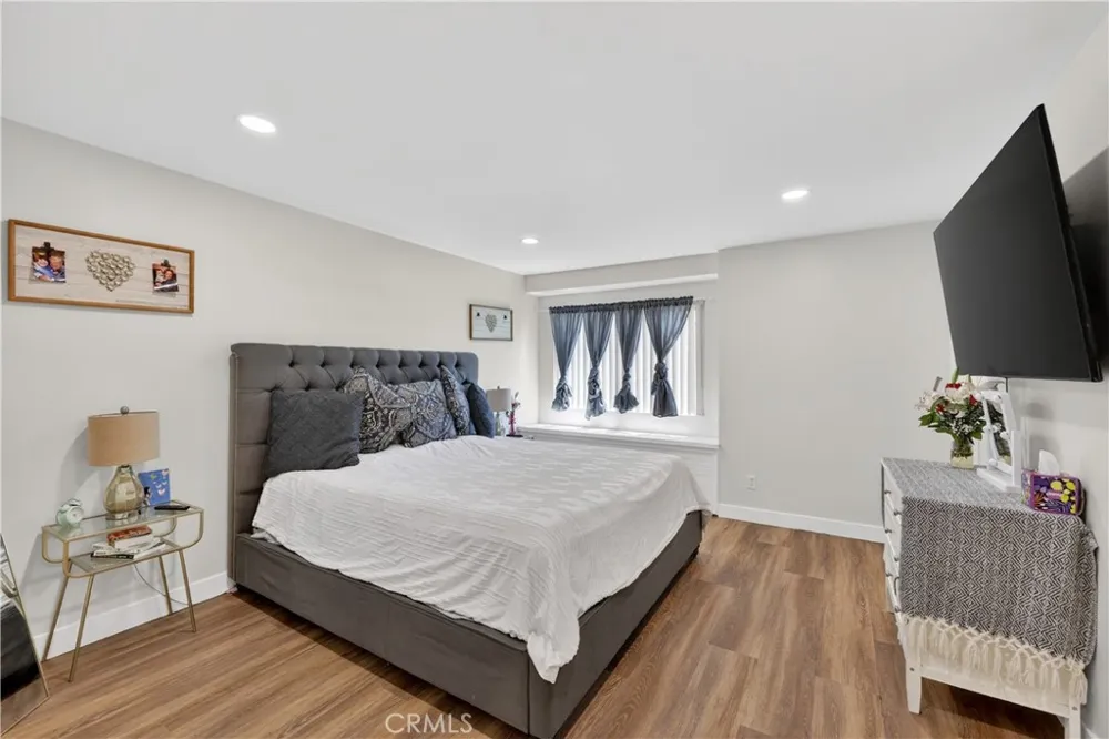 19231 Sherman #27 Reseda, CA 91335