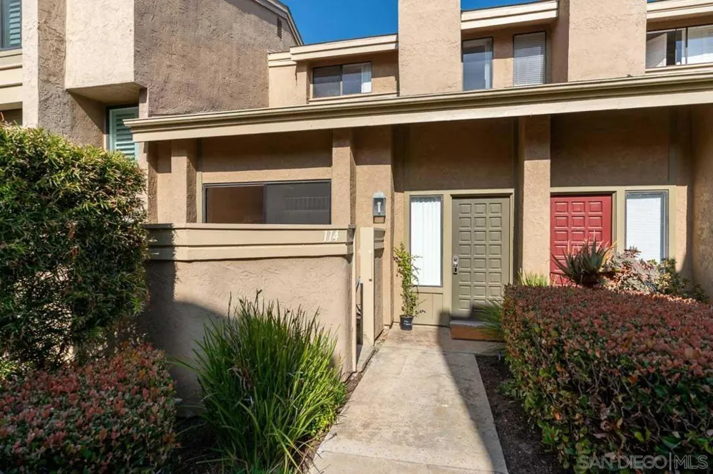 3286 Caminito Eastbluff #114 La Jolla, CA 92037