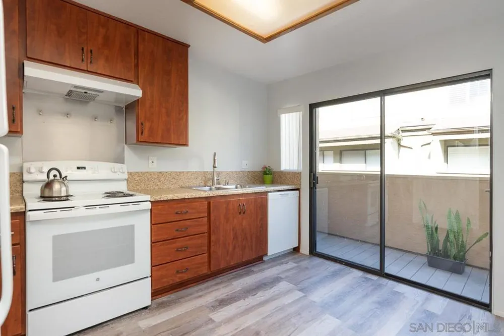 3286 Caminito Eastbluff #114 La Jolla, CA 92037