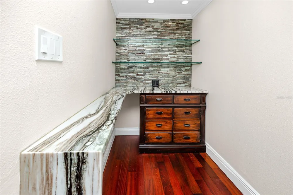 920 NORTH SHORE DRIVE NE St Petersburg, FL 33701