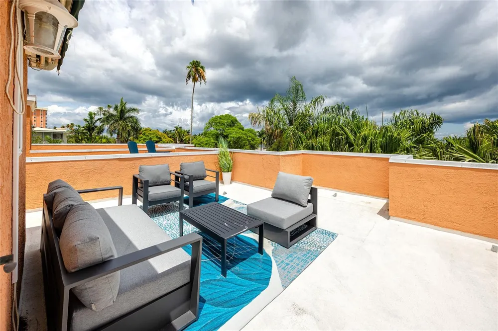 920 NORTH SHORE DRIVE NE St Petersburg, FL 33701