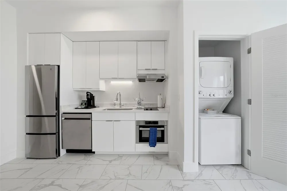 411 E SHORE DRIVE #403 Clearwater Beach, FL 33767