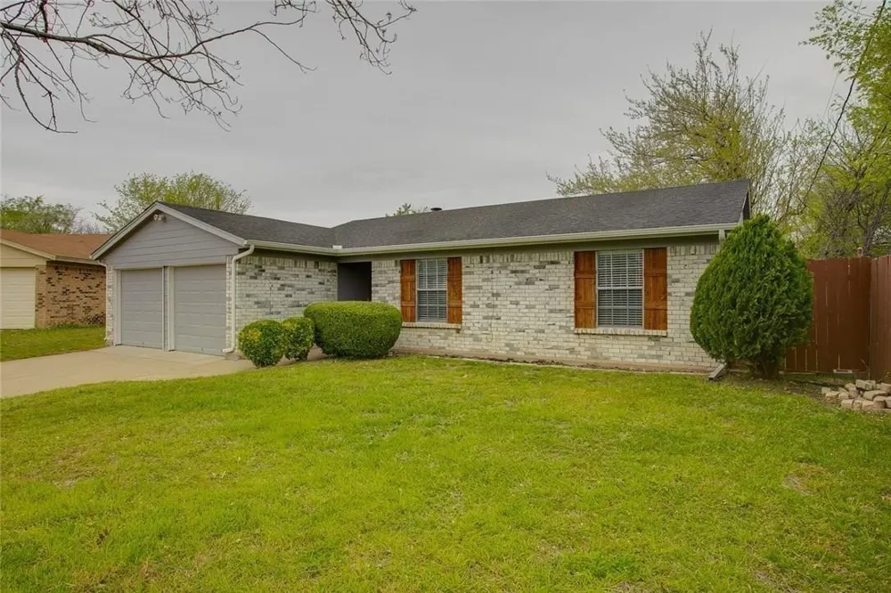 6409 Patino Court Watauga, TX 76148