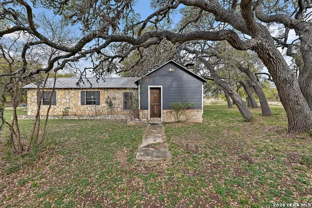 3513 Us Highway 281 Blanco, TX 78606