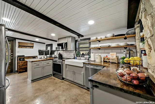 3513 Us Highway 281 Blanco, TX 78606