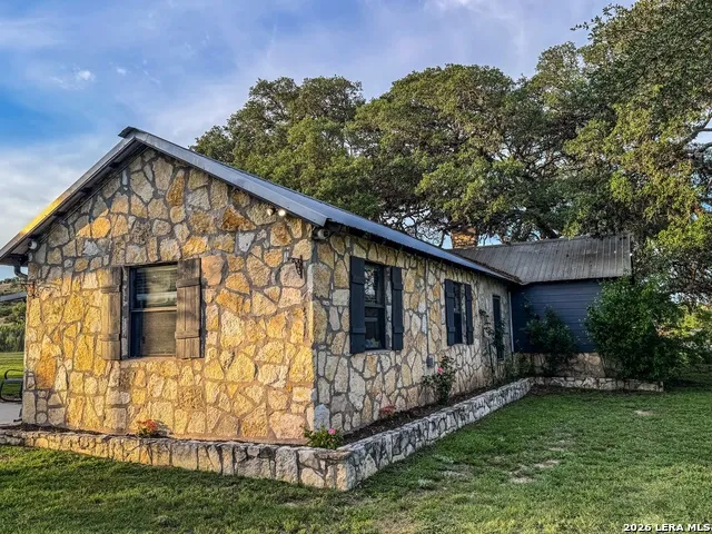 3513 Us Highway 281 Blanco, TX 78606