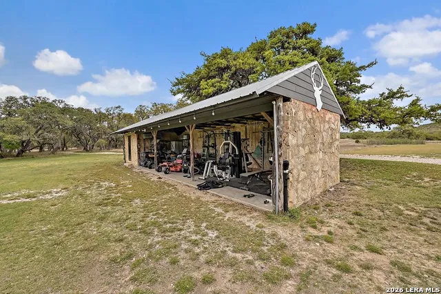 3513 Us Highway 281 Blanco, TX 78606