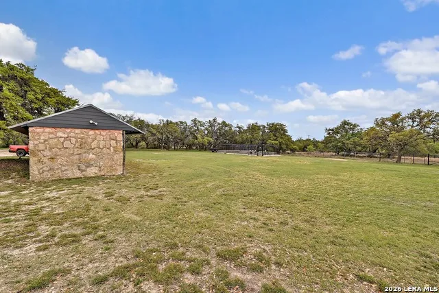 3513 Us Highway 281 Blanco, TX 78606