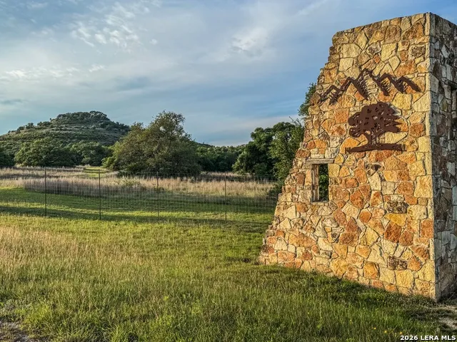 3513 Us Highway 281 Blanco, TX 78606