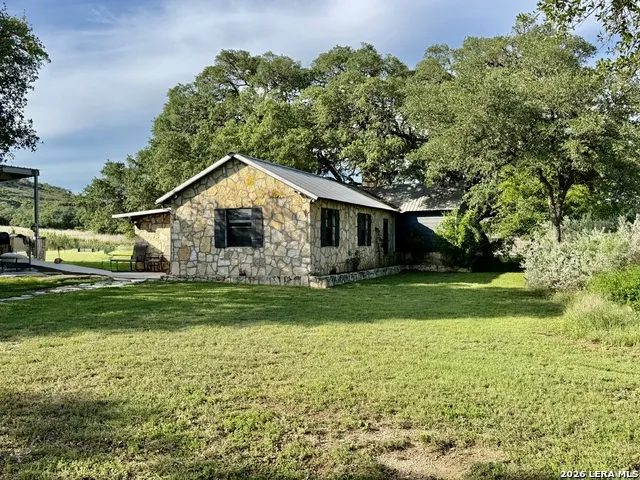 3513 Us Highway 281 Blanco, TX 78606