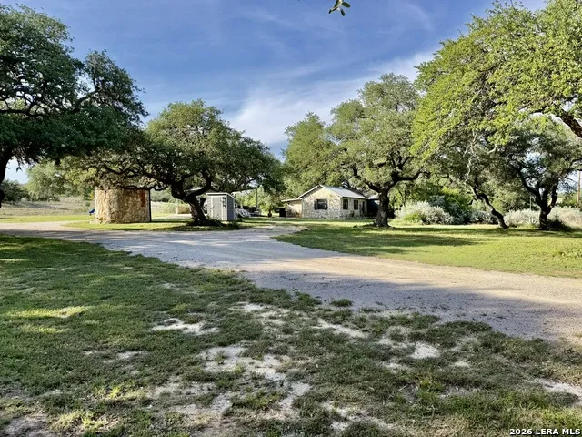 3513 Us Highway 281 Blanco, TX 78606