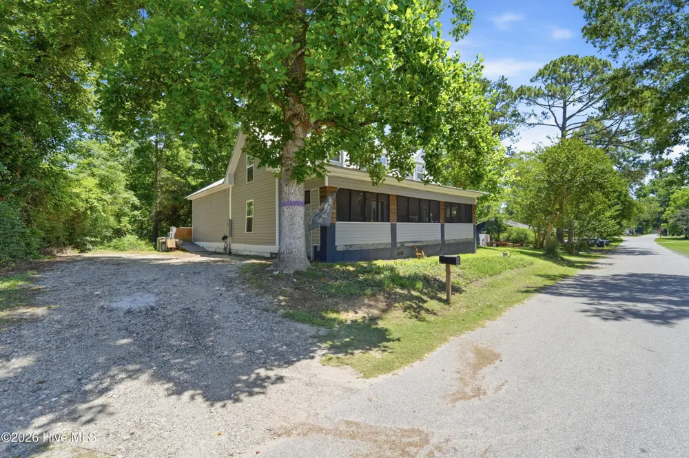 105 E Trent Street Trenton, NC 28585