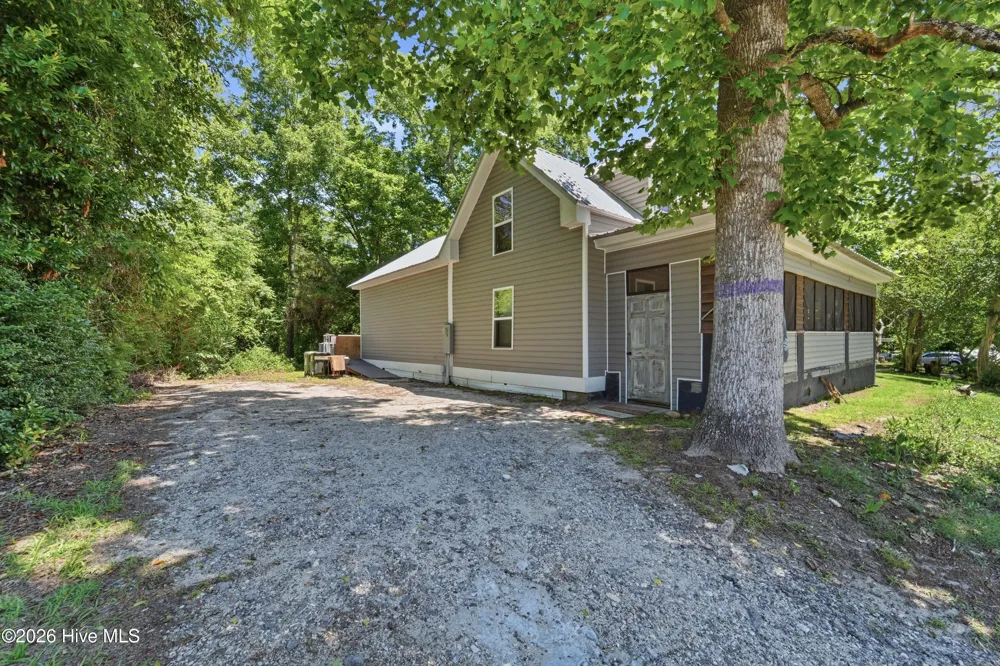105 E Trent Street Trenton, NC 28585