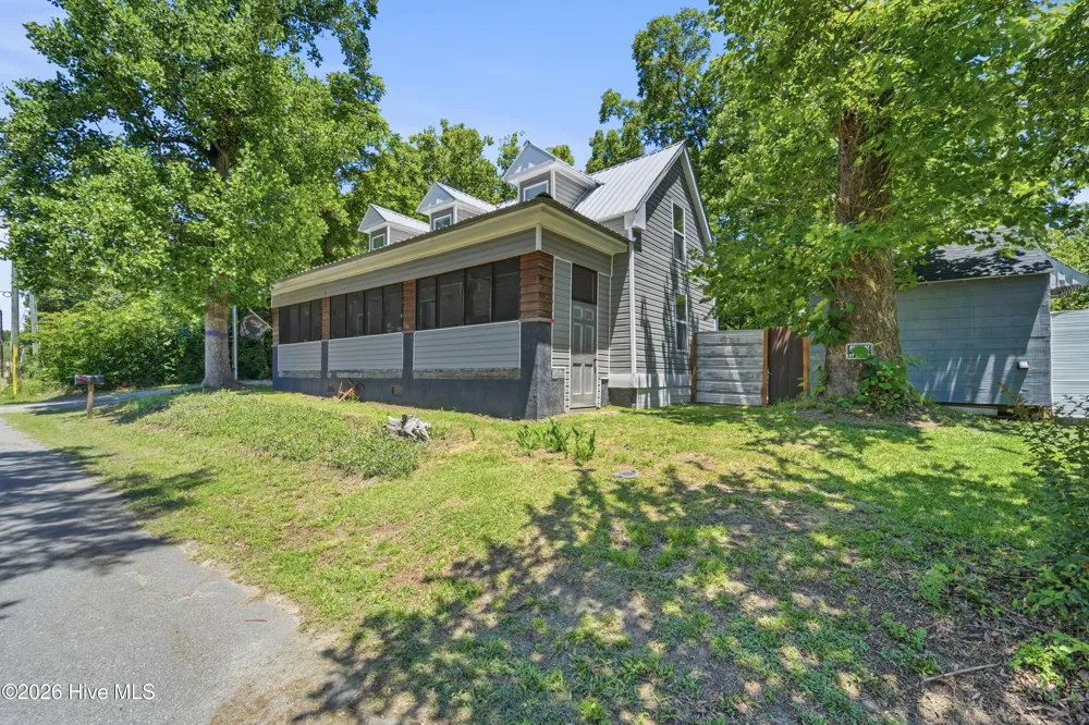 105 E Trent Street Trenton, NC 28585