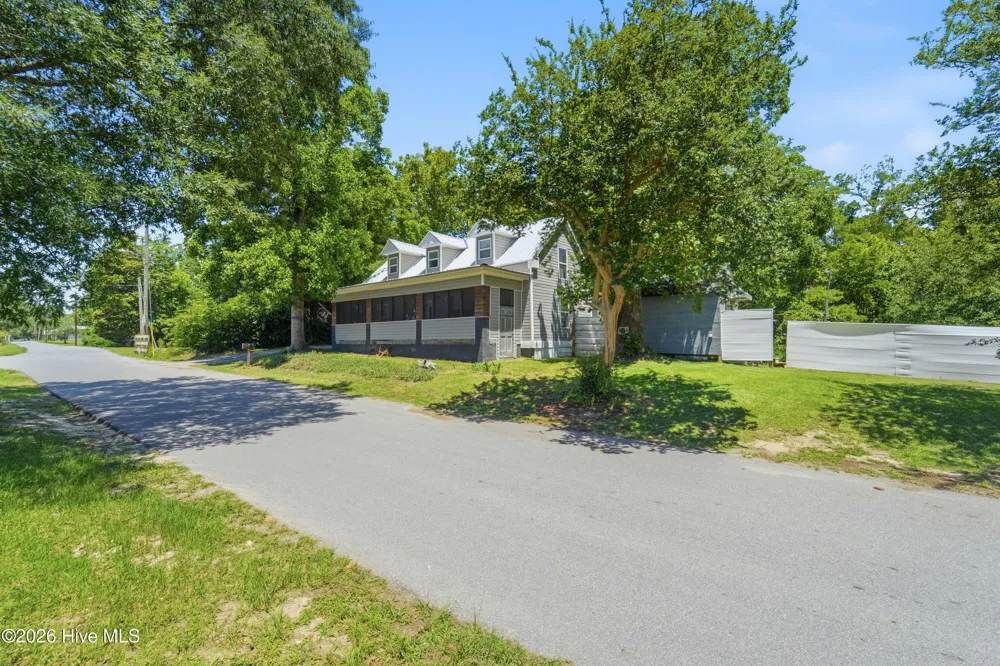 105 E Trent Street Trenton, NC 28585