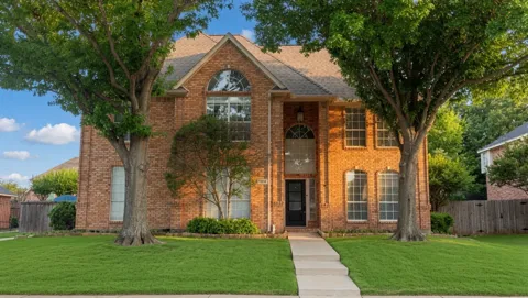 6606 Carriage Drive
