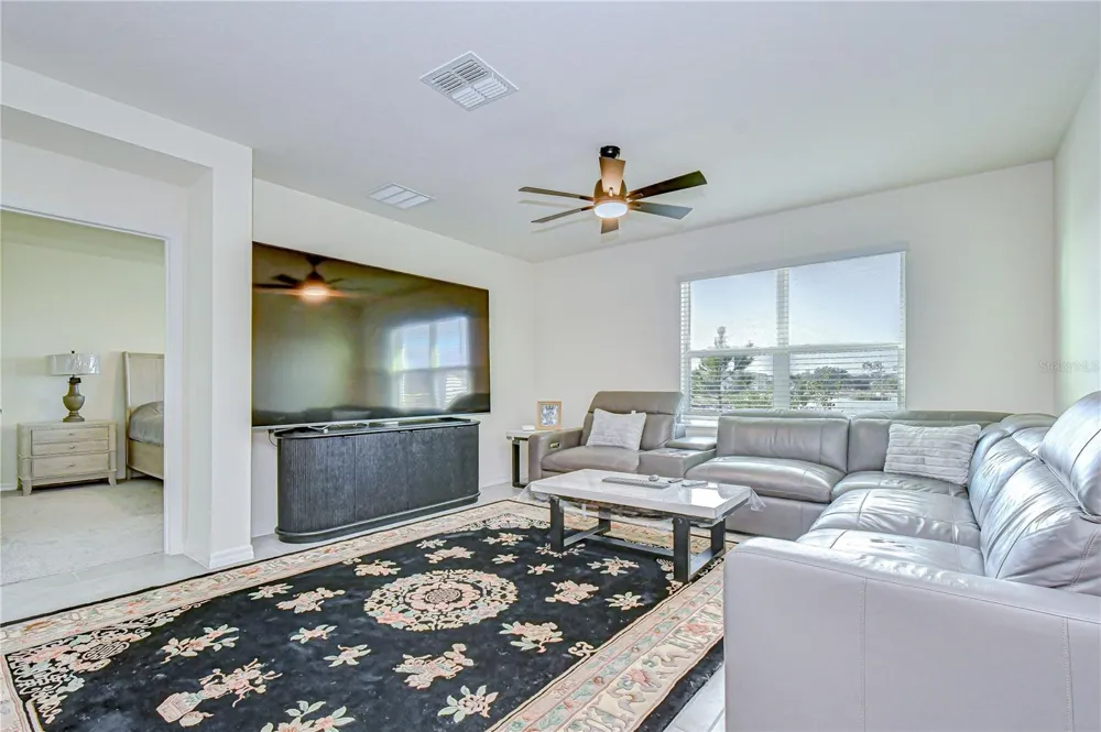 2763 WIDEWATER WAY Zephyrhills, FL 33541