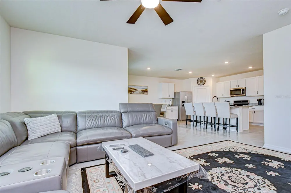2763 WIDEWATER WAY Zephyrhills, FL 33541