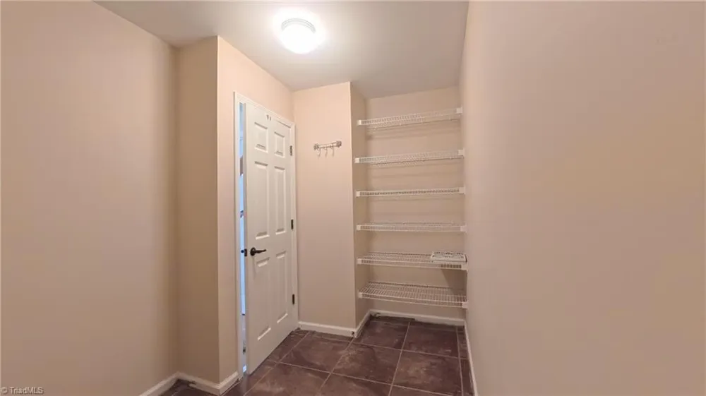 1600 Lakefield Drive Clemmons, NC 27012