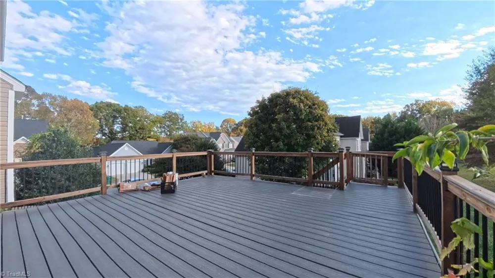 1600 Lakefield Drive Clemmons, NC 27012