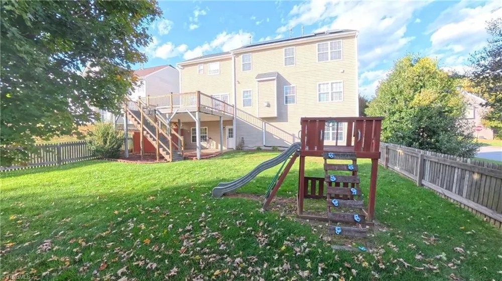 1600 Lakefield Drive Clemmons, NC 27012