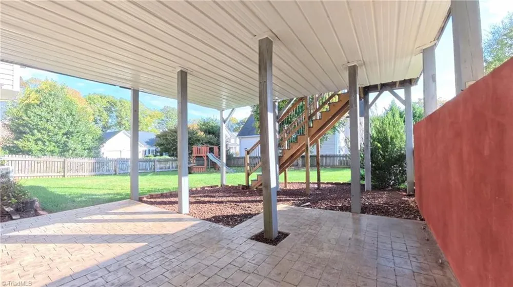 1600 Lakefield Drive Clemmons, NC 27012
