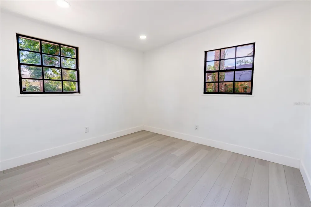4112 W FAIRVIEW HEIGHTS Tampa, FL 33616