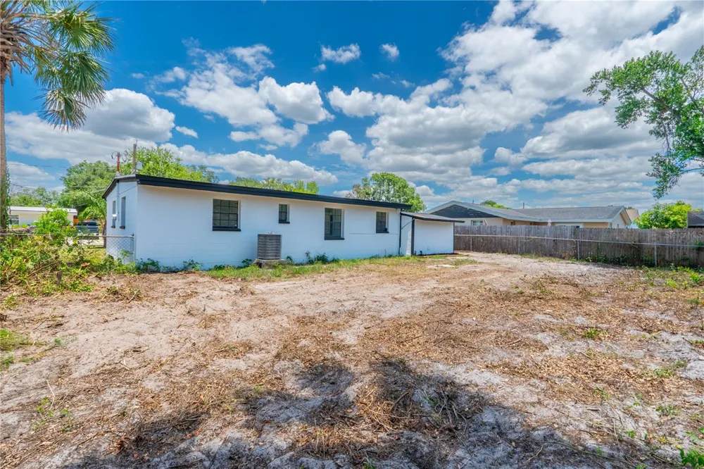 4112 W FAIRVIEW HEIGHTS Tampa, FL 33616